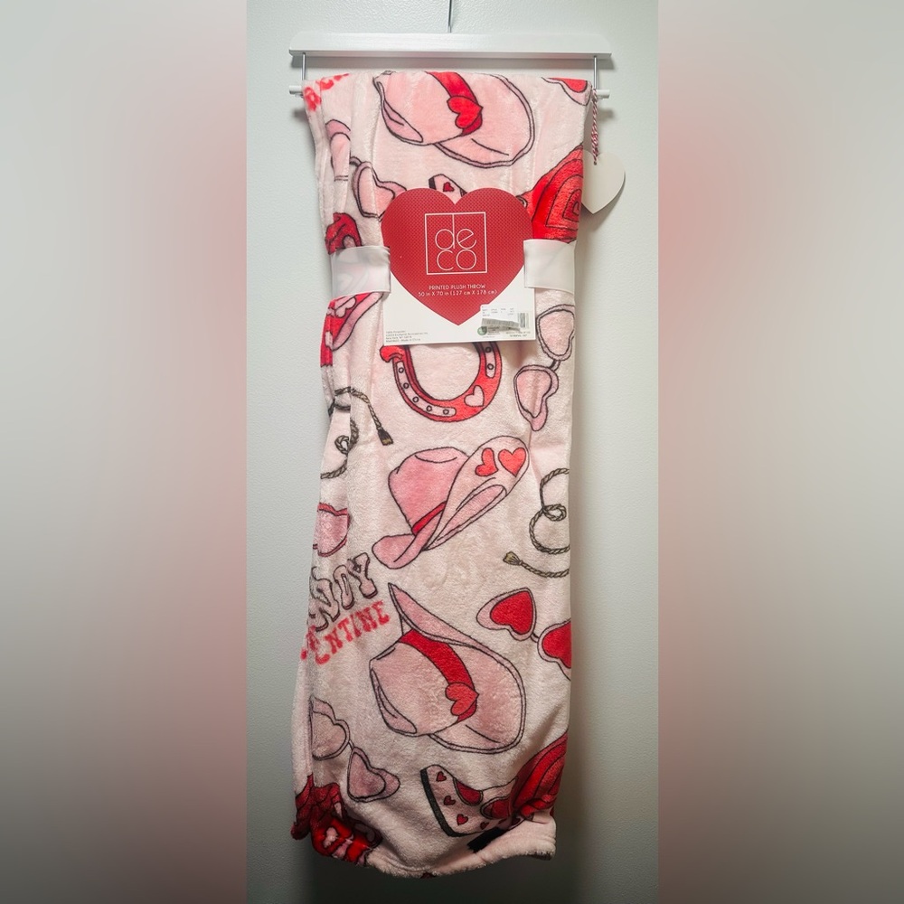 Valentine’s Day Cowgirl Pink Western Throw Blanket - Picture 4 of 4